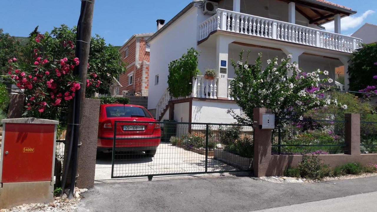 Apartment Ana Gornji Karin Exterior photo